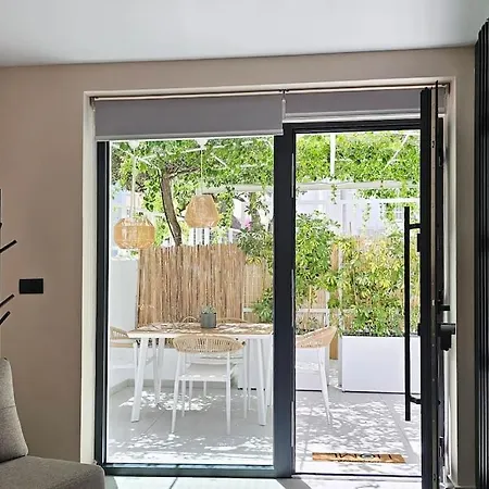 Apartment Mint Rhodes City